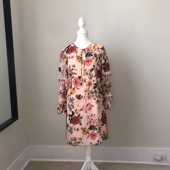 Vince Camuto V-Neck Floral Mini Dress | Pink Floral Pattern | Size 6 - Picture 7 of 10